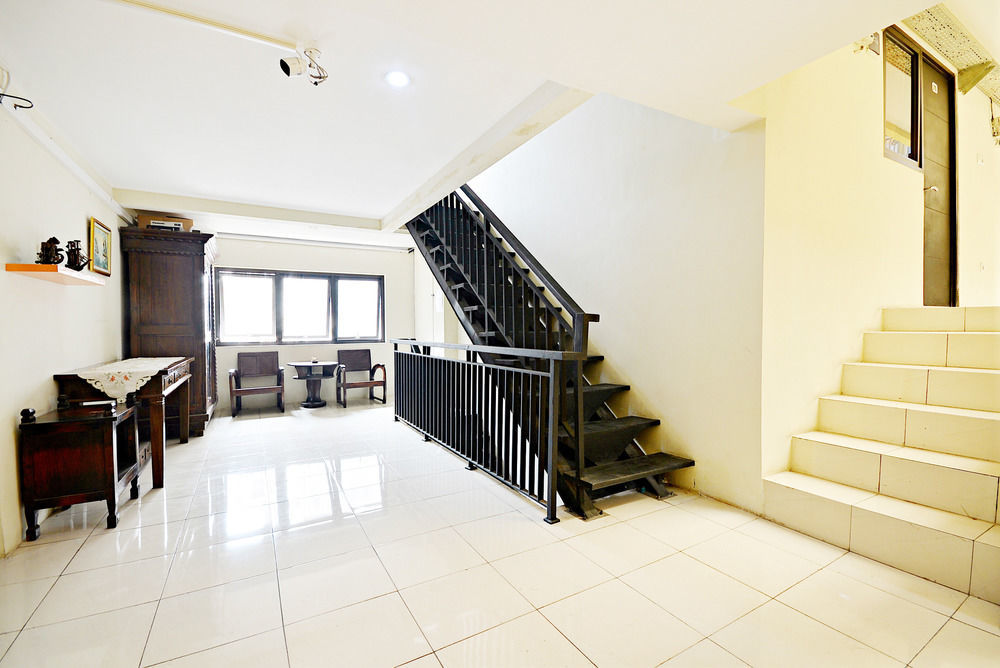 Zen Rooms Kuningan Syariah Jakarta Ngoại thất bức ảnh
