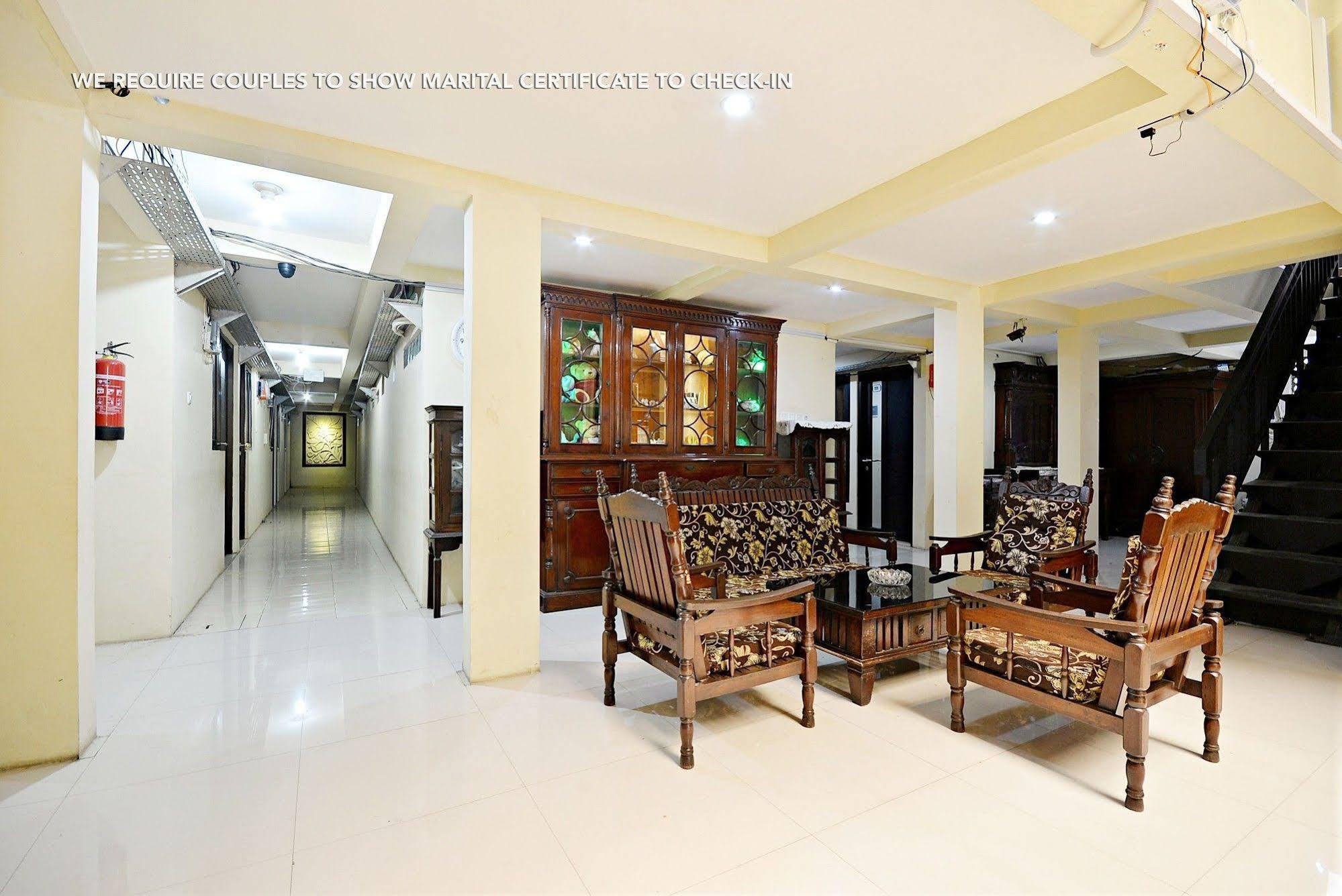 Zen Rooms Kuningan Syariah Jakarta Ngoại thất bức ảnh