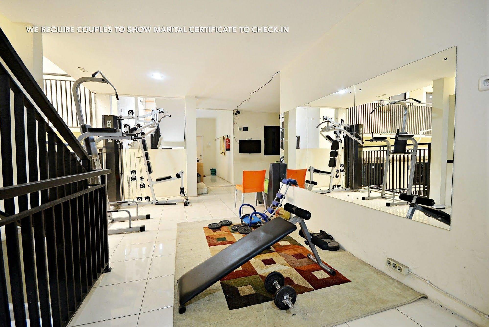 Zen Rooms Kuningan Syariah Jakarta Ngoại thất bức ảnh