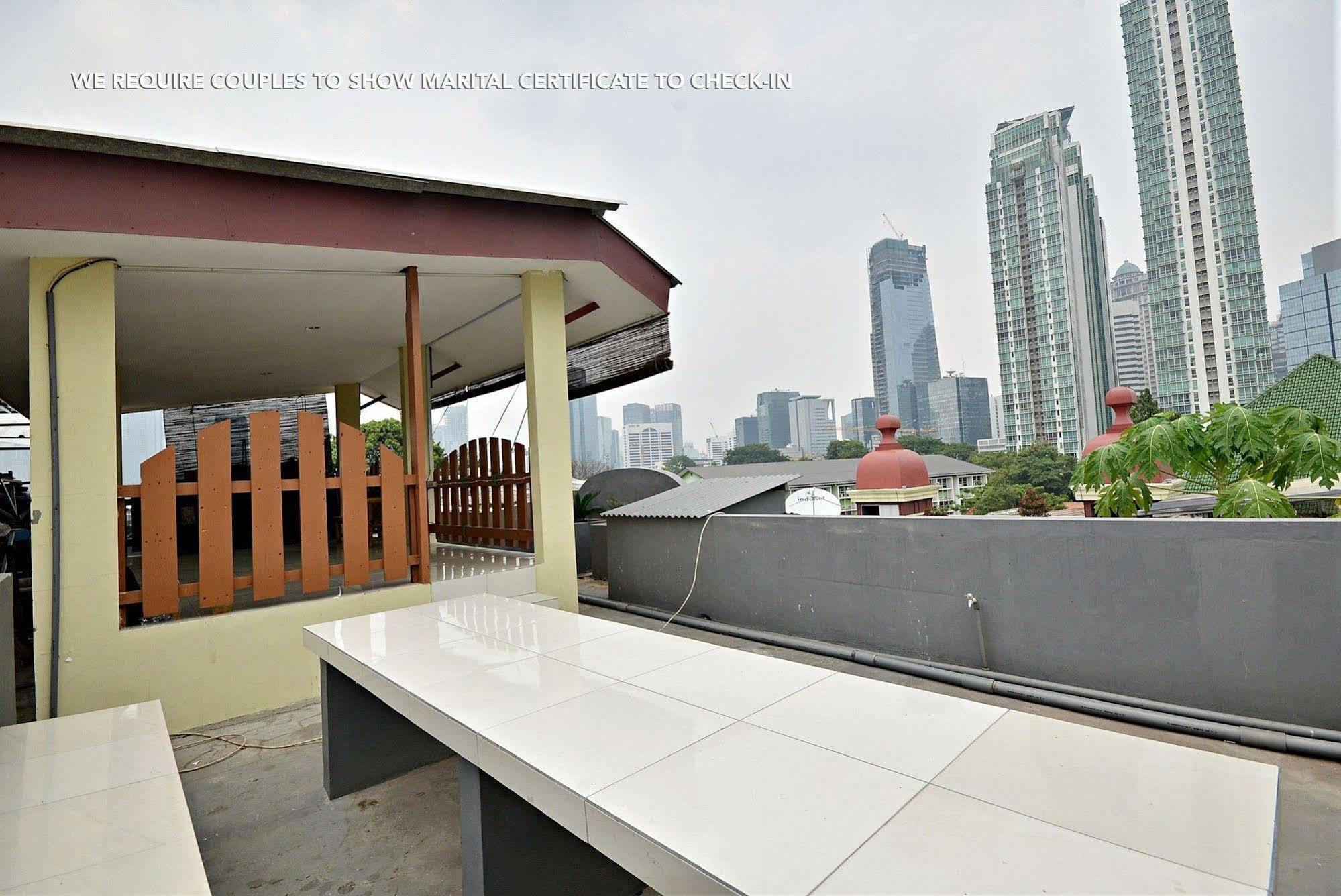 Zen Rooms Kuningan Syariah Jakarta Ngoại thất bức ảnh
